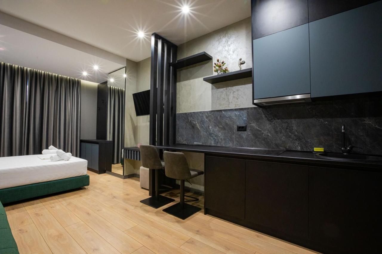 Dea'S Apartaments Tirana Buitenkant foto