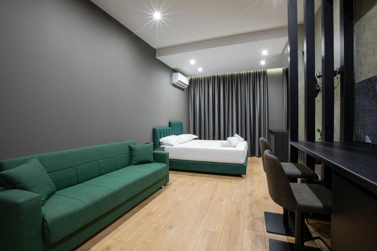 Dea'S Apartaments Tirana Buitenkant foto