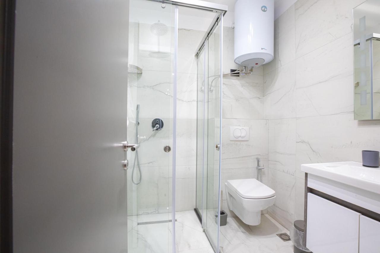 Dea'S Apartaments Tirana Buitenkant foto