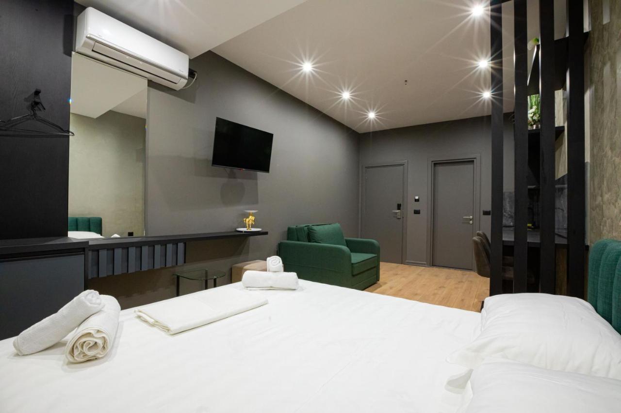 Dea'S Apartaments Tirana Buitenkant foto