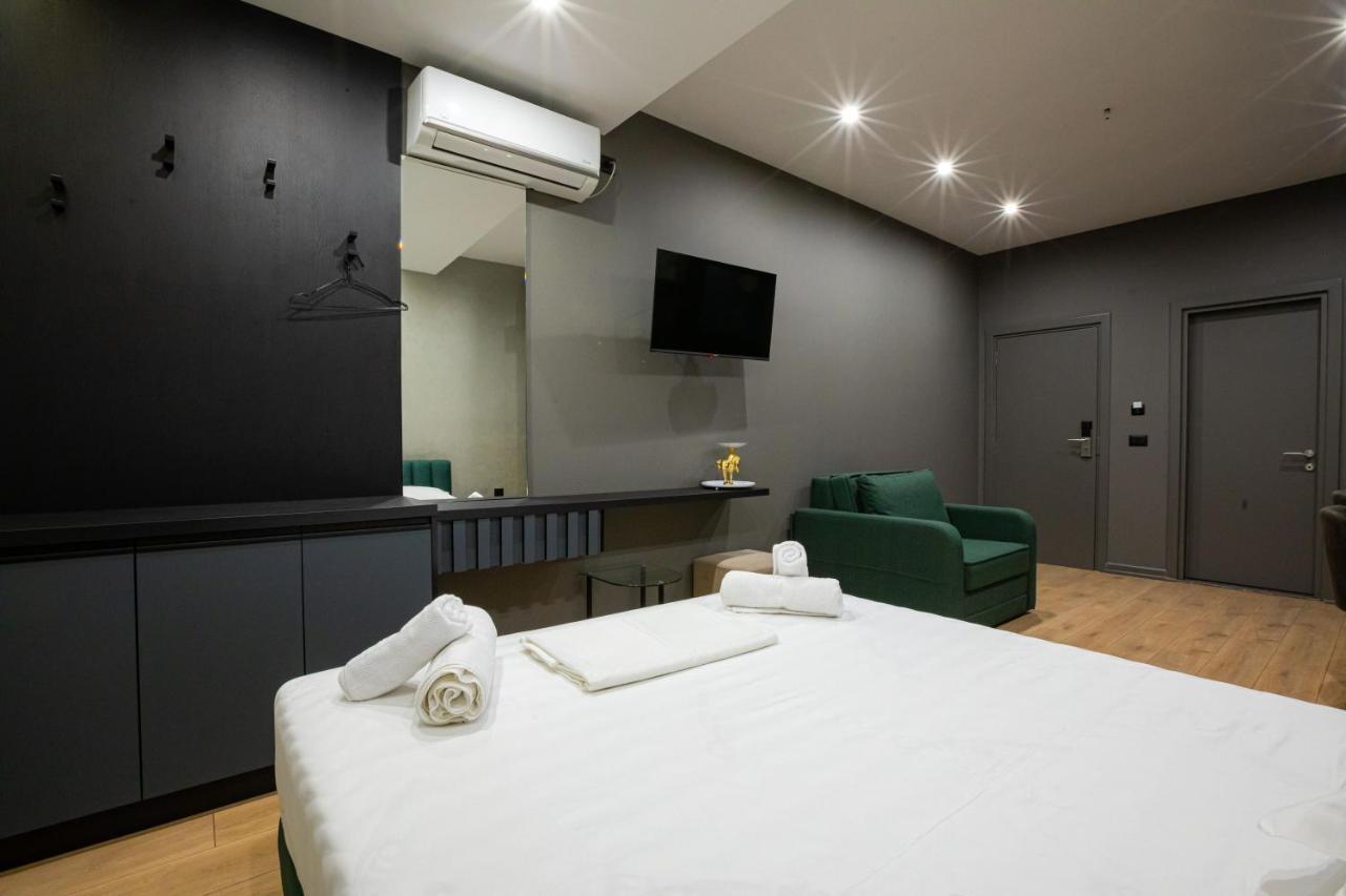 Dea'S Apartaments Tirana Buitenkant foto