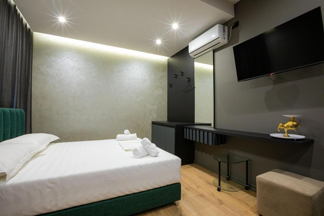 Dea'S Apartaments Tirana Buitenkant foto