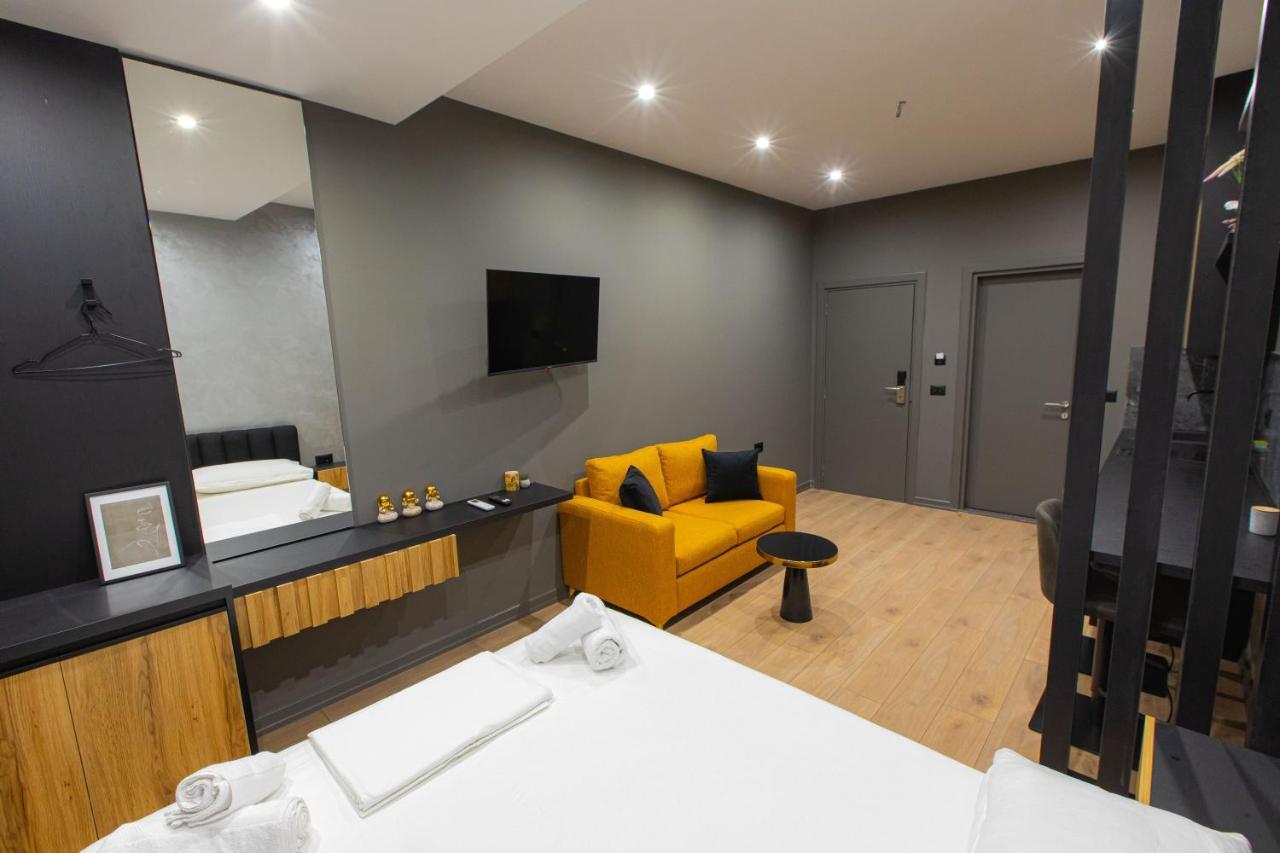 Dea'S Apartaments Tirana Buitenkant foto