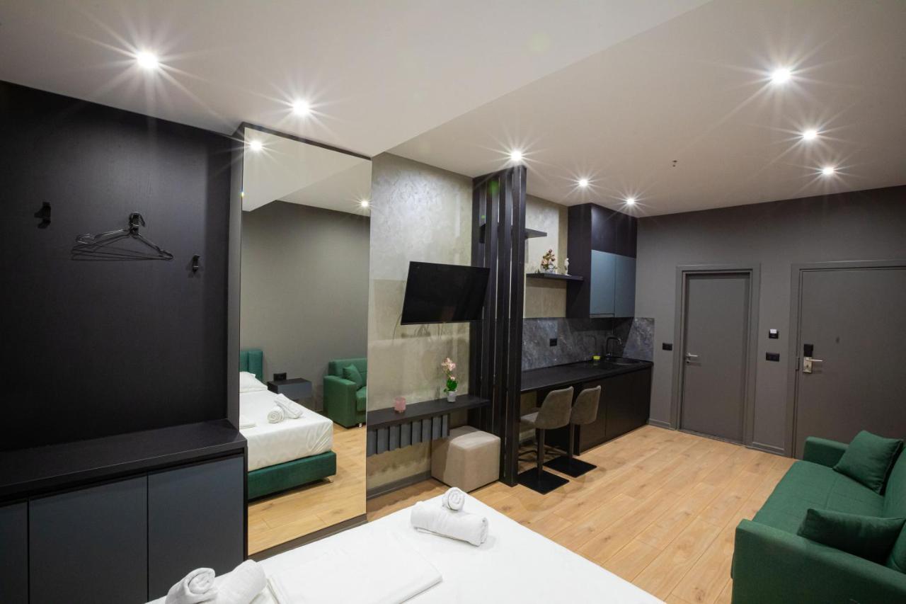 Dea'S Apartaments Tirana Buitenkant foto