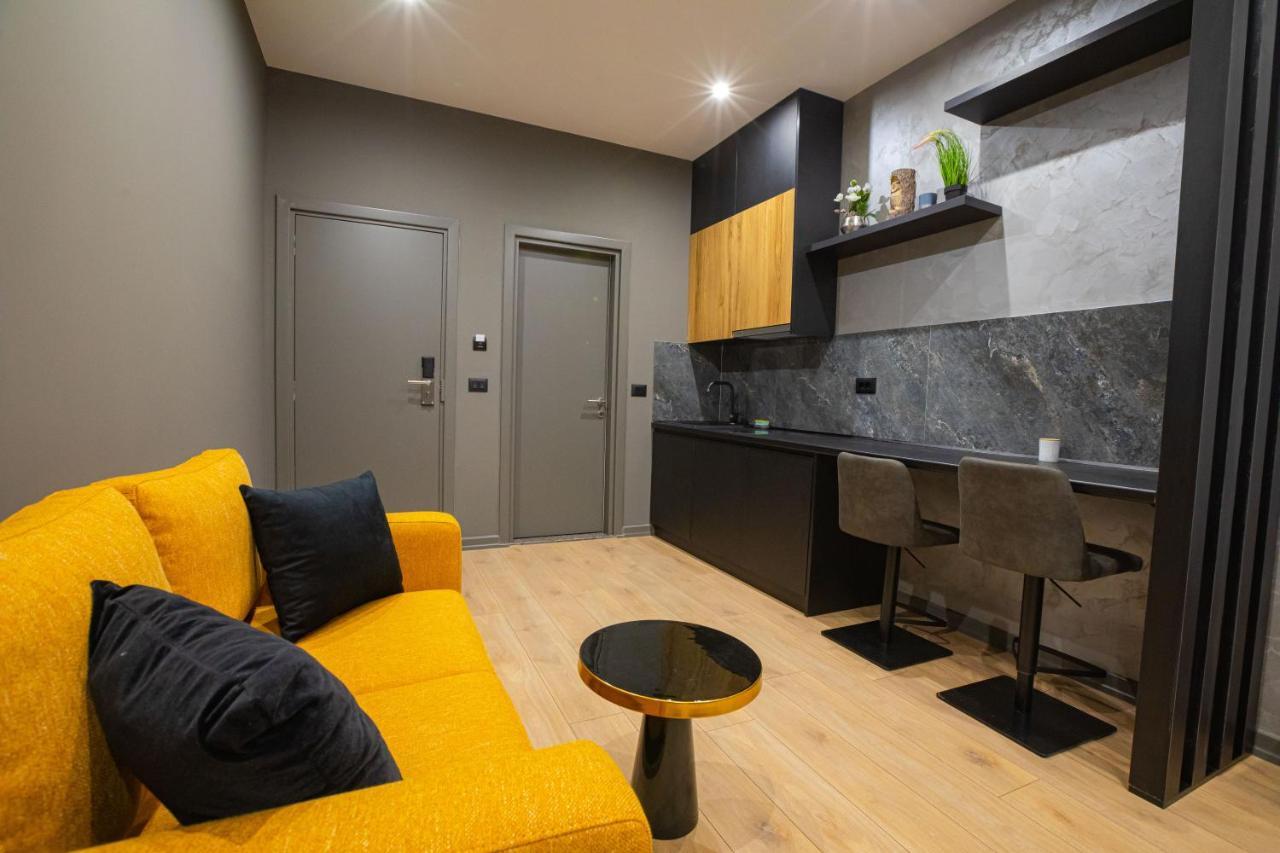 Dea'S Apartaments Tirana Buitenkant foto
