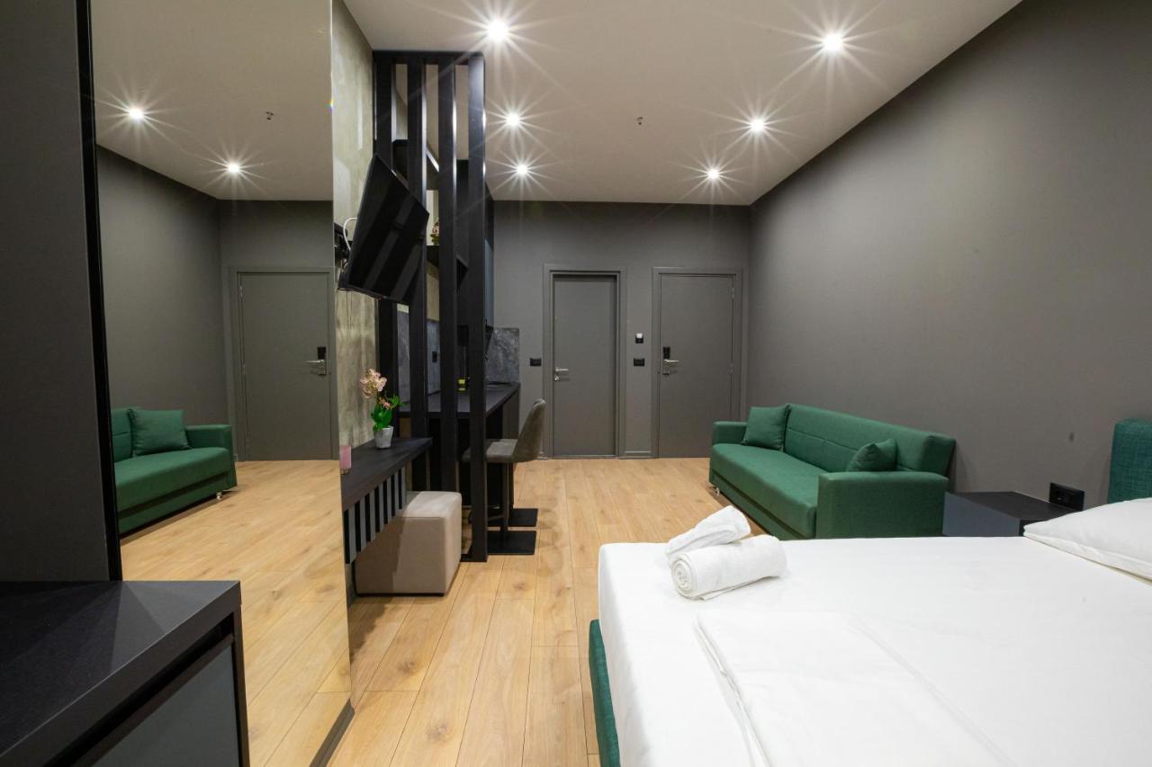 Dea'S Apartaments Tirana Buitenkant foto