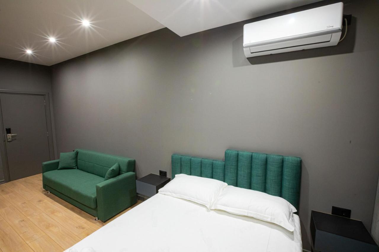 Dea'S Apartaments Tirana Buitenkant foto
